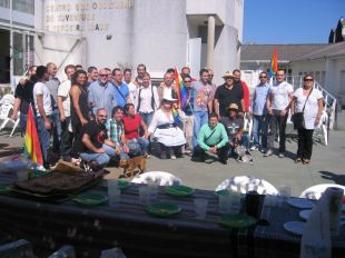 Participantes no acto de vibilización do colectivo homosexual