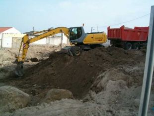 maxe da construción dun primeiro edificio na zona que ocupaba o castro, na Atalaia, en San Cibrao